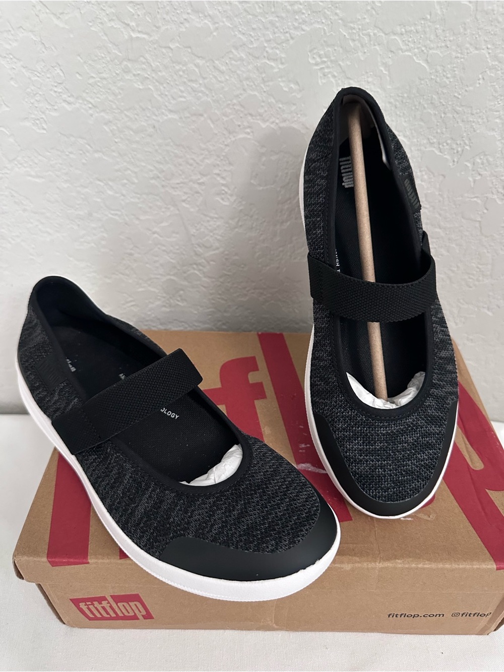 FitFlop Uberknit Mary Jane Slip-On Sneaker Women’s Size 8 Black/Soft Gray